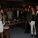 Geceye katılan gençlerin masalarını teke tek dolaşıp sohbet eden Bodrum Belediye Başkanı Mehmet Kocadon böyle bir toplantı düzenledikleri için CHP Bodrum İlçe Örgütü Başkanı Recai Seymen ve CHP