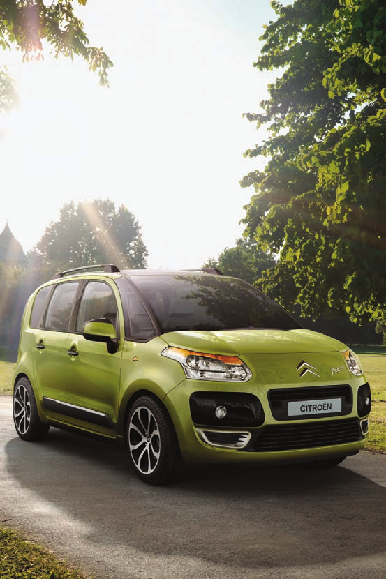 DİZEL OTOMATİK SEÇENEĞİ Citroën, otomobiller yaratırken sürüş keyfinden ödün vermeksizin tasarımı, çevre duyarlılığıyla bütünleştirmeyi ön planda tutar.