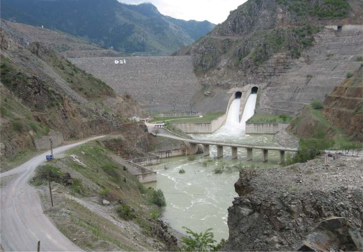 Adem Bayram, Hızır Önsoy İkinci istasyon, Giresun-Gümüşhane (Tirebolu-Torul) karayolunun (D 877) 53. km sinde, Kürtün HES ten sonra seçilmiştir.