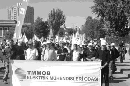 2011 yılında 5 Mart günü Kadıköy de yapılan Dünya Emekçi Kadınlar Günü Mitingi ne kadın üyelerimiz katıldı.