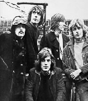 Pink Floyd, İngiliz progresif ve psychedelic rock grubu.1965 yılında Syd Barrettgitar, Roger Watersbas gitar, Nick MasonDavul ve Richard WrightKeyboard tarafından kurulmuştur.