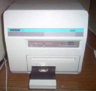 Teknik sistem okuyucu ve okuyucuyu kontrol etmek için okuyucuya RS-232 seri kapısı ile bağlı olan DOS tabanlı bir IBM bilgisayardan oluşmaktadır.