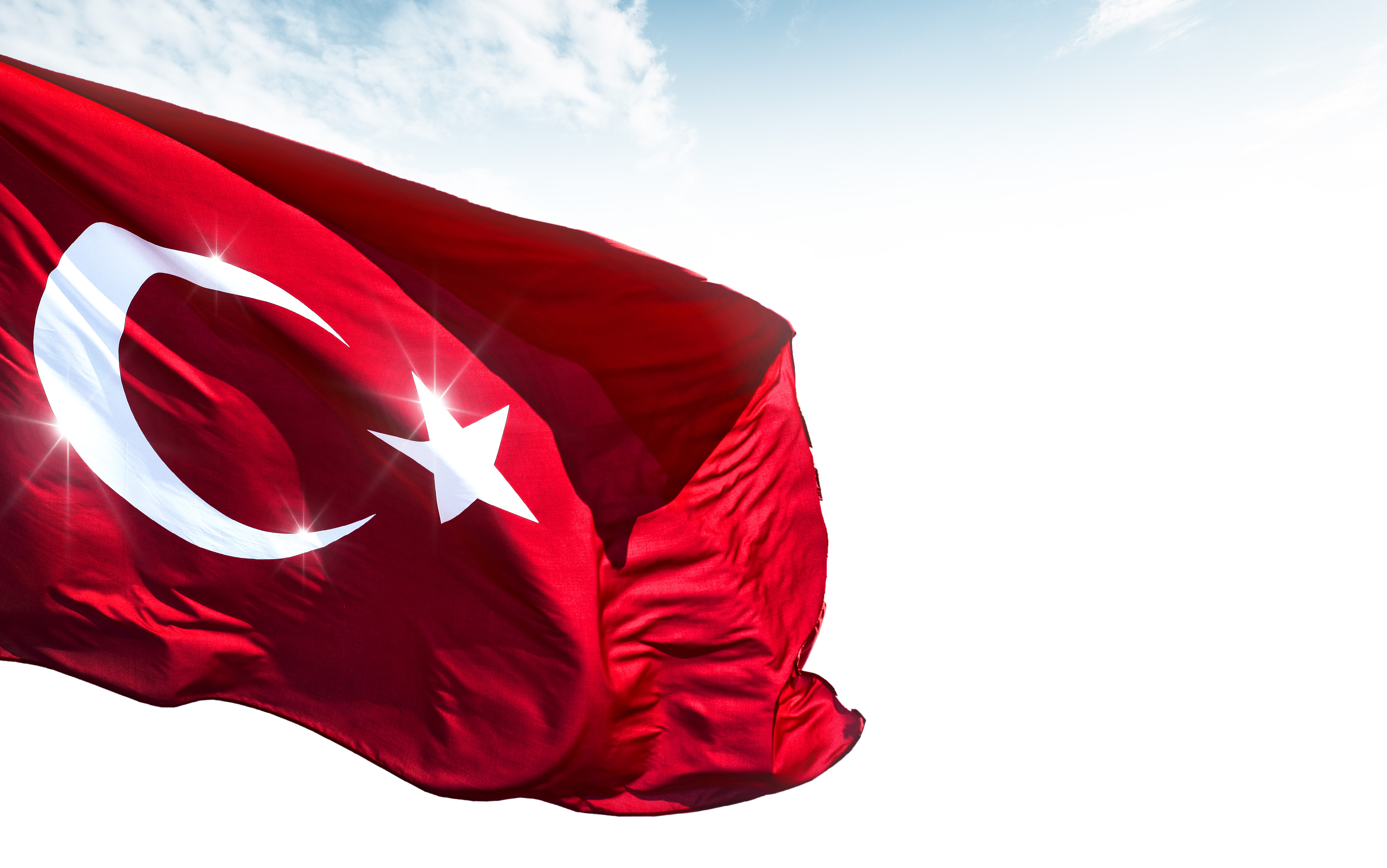 YERLi VE MiLLi BiR SiSTEM Türkiye, artık daha büyük. Dünyada söz söyleyen ülkeler arasında. Milletinin refahını artırmaya başladı. Dünyanın en büyük altyapı yatırımlarını yapıyor.