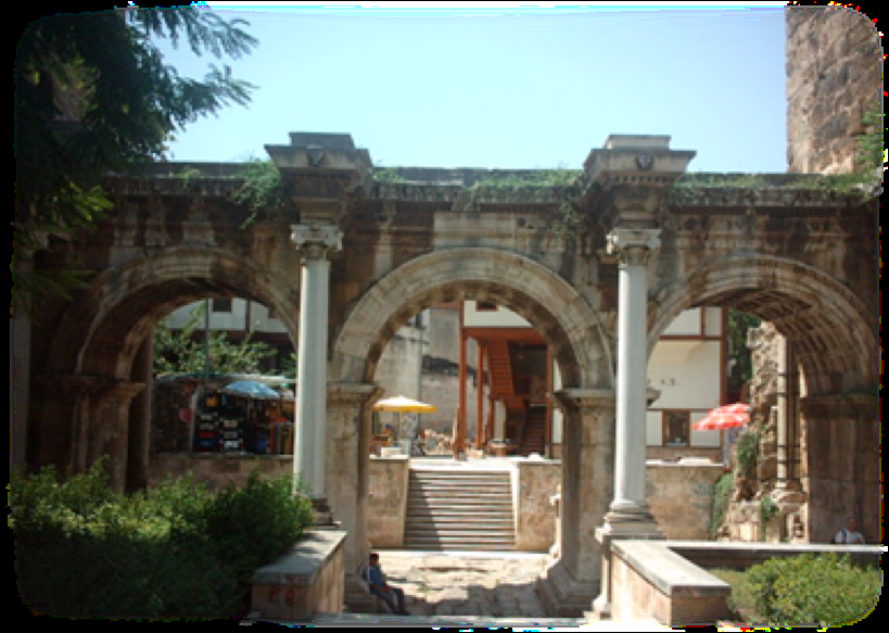 MÖ 1200'den sonra Yunan göçleri olmuştur oysa Aspendos adının kaynağı Rumlardan önceki yerli Anadolu dilidir.