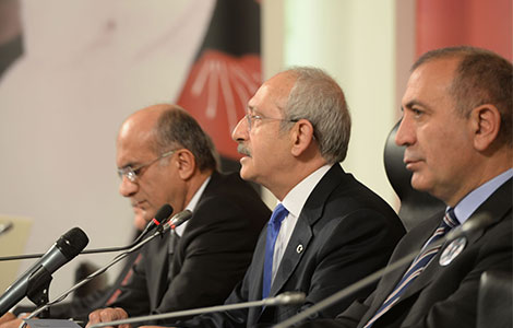 1 Cumhuriyet Halk Partisi Genel Başkan Kılıçdaroğlu PM toplantısında, Dönemin Başbakanı, bütün ailesi, bakanları kirliliğin içinde.