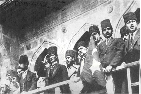Bu arada, Mustafa Kemal Paşa'nın 19 Mart 1920 tarihli genelgesi ile bütün ülkede seçimler yapılmış, Ankara da toplanacak olan Millet Meclisinin hazırlıkları tamamlanmış, 22 Nisan 1920 de yapılan
