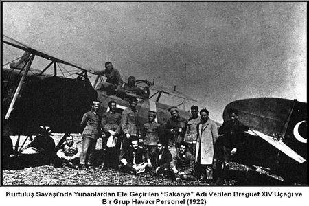 İki keşif uçağı Akşehir de bırakılmak üzere Çay a intikal etmiş bulunan Cephe Tayyare Bölüğü 25 Ağustos 1922 günü gecesi, Batı Cephesi Komutanlığından genel taarruzla ilgili şu emri almıştı: 1.
