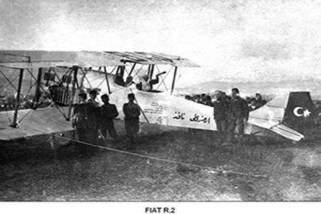 İsmet adı verilen bu uçak, keşif ve bombardıman uçağı olarak Sakarya Savaşı sırasında günde iki sorti uçarak büyük hizmette bulunmuştur. Büyük Taarruz da da görev almıştır.