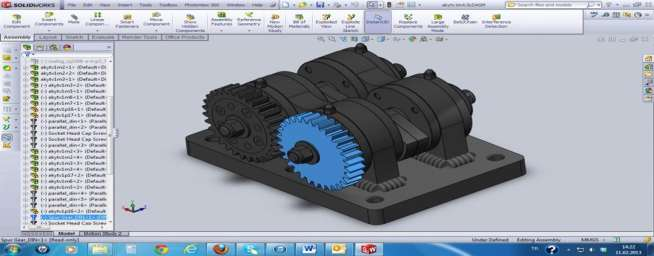 HİDROLİK YAĞ TANKI KAPASİTESİ : 350 LT // HİDROLİK ÜNİTE VALFLERİ: BOSCH-REXROTH// DİĞER VALFLER : HARÇ ARABALARI VE