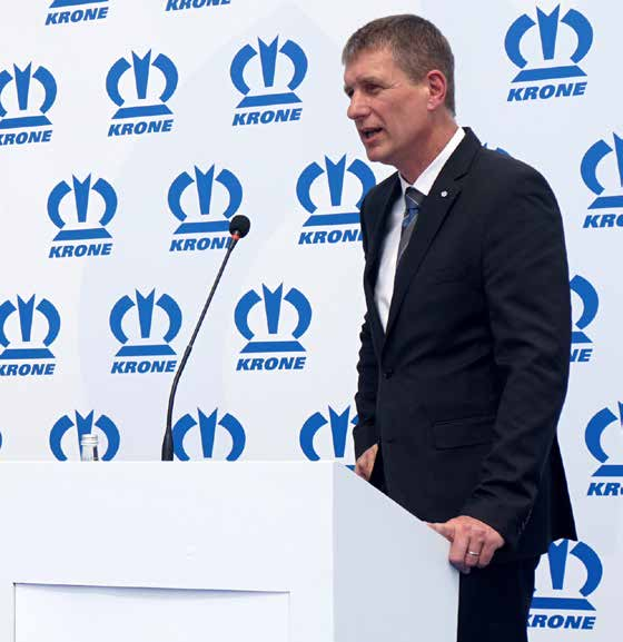 Völker: Halkayı tamamladık Krone nin 40 ülkede aktif bir şekilde faaliyet gösterdiğini söyleyen Krone Almanya Uluslararası Satış Direktörü Andreas Völker, Yılda 45 bin adet üretim yapmaktayız.