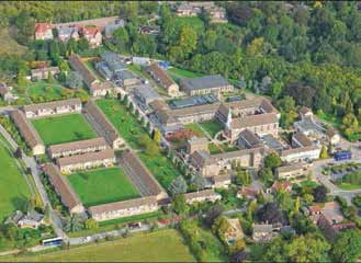 Oxford Brookes University, Harcourt Hill OXFORD / İNGİLTERE Yaz okulu programı Oxford Brookes University nin Harcourt Hill kampüsünde sunulur. Oxford şehir merkezine 3km mesafededir.