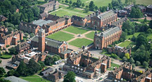 Christ's Hospital School HORSHAM / İNGİLTERE 1552 yılında, Londra da Kral 6.Edward tarafından kurulan okul, 1902 yılında Horsham daki binasına taşınmıştır.