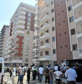 Manisa da, inşaat halindeki binanın dış cephesine kurulu