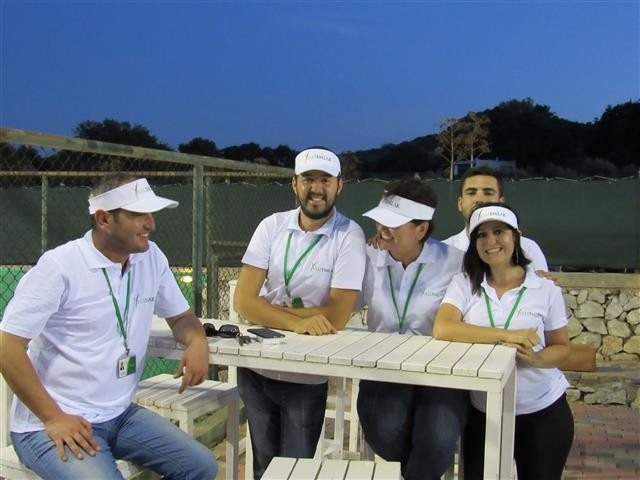 Yalı Emlak sponsorluğunda gerçekleşen Sarı Yaz Bodrum Tennis Cup Tenis Turnuvası, Bodrum Golf ve Tenis Kulübü nün uluslararası standartlardaki 5 tenis kortunda yapılmaktadır.