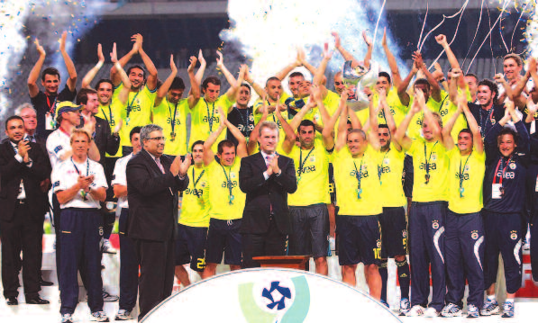 Yine lig ve kupa şampiyonunu karşı karşıya getiren organizasyonun en önemli farkı, tarihi ve Fenerbahçe 2007 yeri konusundaydı.