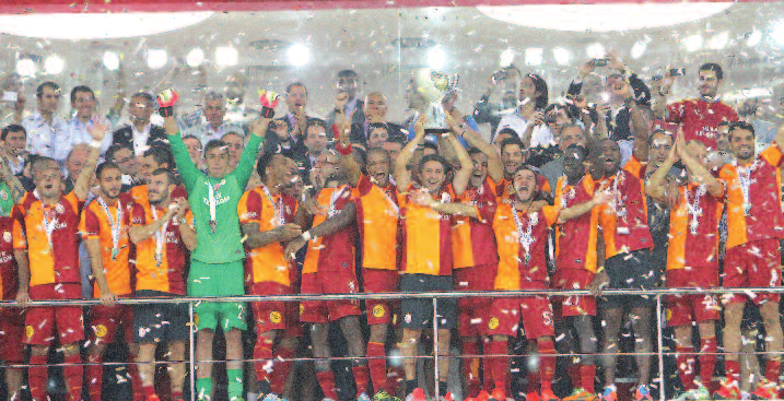 Galatasaray 2013 dörtlüsü görev aldı. Michael Skibbe yönetimindeki Galatasaray, Aykut Erçetin - Sabri Sarıoğlu, Fernando Meira, Servet Çetin, Hakan Balta (Volkan Yaman dk.