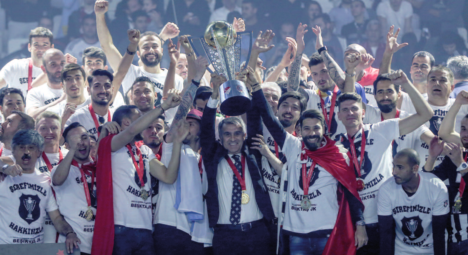 Beşiktaş ın Final Yolculuğu Hasan Doğan ın adı verilen 2015-2016 sezonunda şampiyonluk ipini, 2008-2009 sezonundan bu yana hasret çeken Beşiktaş göğüsledi ve böylece Turkcell Süper Kupa nın iki
