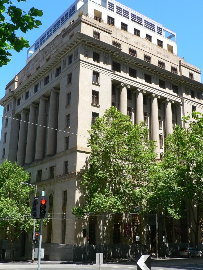 AKADEMİK KLASİKÇİLİK VE CITY BEAUTİFUL HAREKETİ (1875-1920) Avustralya da Beaux Arts: Port Authority building in Melbourne Akademik klasikçilik, Klasik Canlandırma veya Güzel Sanatlar Klasizmi olarak