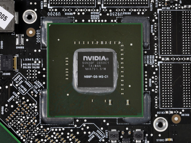 Sol resim: Intel işlemci.