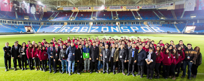 şubat 2017 18. SAYI TRABZONSPOR ŞENOL GÜNEŞ STADYUMU AÇILIŞI Trabzonspor Kulübü nün yeni stadyumunun açılışında ekibimizle görev başındaydık.