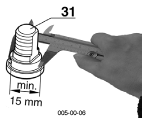 BAKIM Biçme bıçağı yuvalarının aşınma kontrolü Aşınma parçaları: Biçme bıçağı yuvaları (30) Biçme bıçağı cıvataları (31) Dikkat!