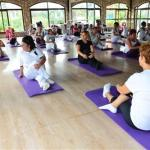 Yoga eğitimi ise; salı ve çarşamba günleri 10:00 11:30 saatleri arası Ortakent Cumhuriyet Parkı Aynalı Salon da, salı günleri