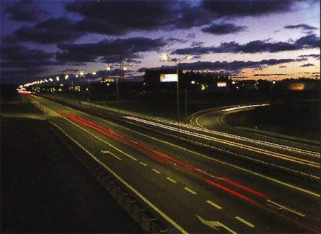 TASARRUFU ve YÖNTEMLERĠ Yol aydınlatmasında, yüksek basınçlı cıva buharlı lambalar yerine, yüksek basınçlı sodyum