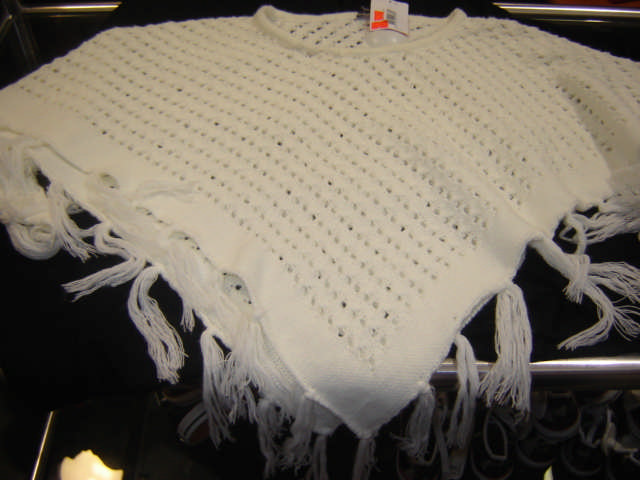 Gözlemlerinizi sınıfta arkadaşlarınızla paylaşınız. 1. PELERİN KESİMİ Düz örme kumaştan üretilen pelerin, üst giysi olarak kullanılır.