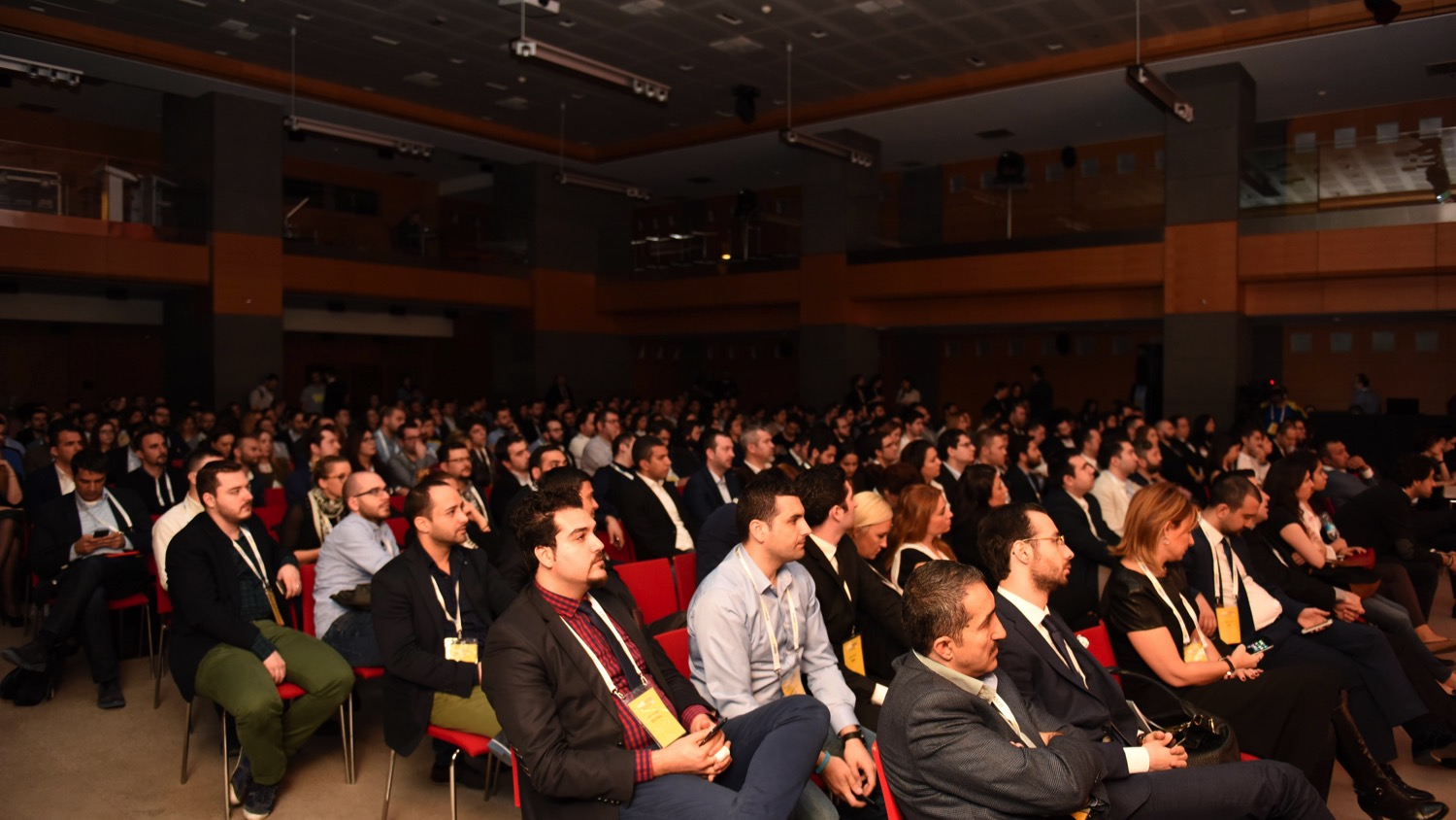 TemaZk Konferanslar Tüm gün tüm sektör bir