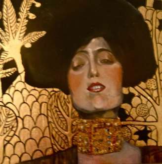 106 4.7.2. Gustav Klimt Gustav Klimt(1862-1918) Altın ve gümüş gravürcüsü olan Ernst ve Anna Klimt'in ikinci çocuğu olarak 1862 yılında Avusturya nın Baumgarten kasabasında dünyaya gelmiştir.