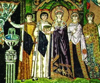 47 Resim 4.31. İmparator, Mozaik, Revenna St. Niale Kilisesi, İtalya Adriyatik denizin kuzeyinde bulunan Revenna St. Niale Kilisesinde görülen İmparator mozaiğinde 5 figür dikkati çeker.