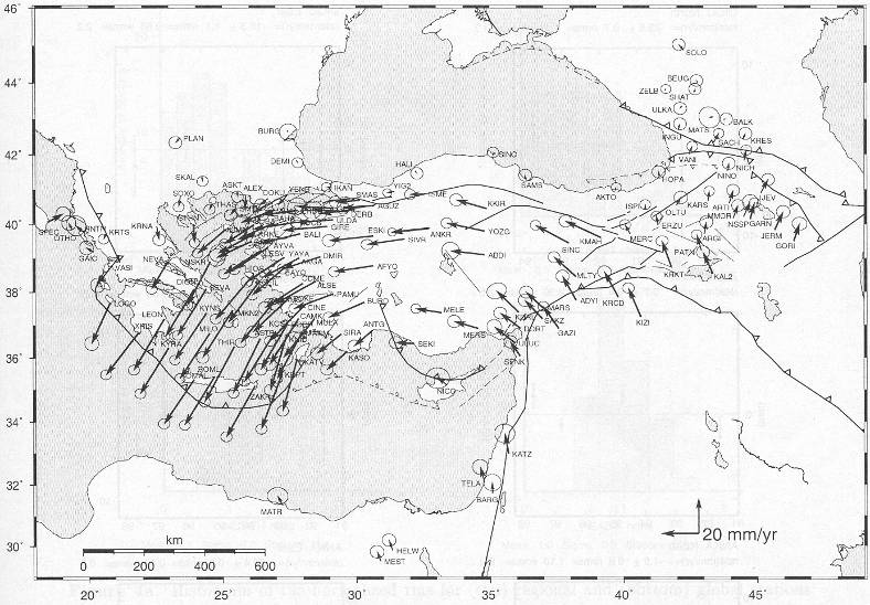 8 2.4 Türkiye ve çevresindeki tektonik plaka hareketleri (McClusky ve diğ., 2000) Batı Anadolu da yer kabuğu 25 30 km kalınlığındadır.