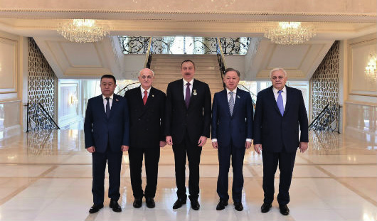 TÜRKPA PARLAMENTO BAŞKANLARI BİR ARAYA GELDİ 23 Aralık 2016 tarihinde Azerbaycan ın başkenti Bakü de Türk Dili Konuşan Ülkeler Parlamenter Asamblesi (TÜRKPA) toplantısı çerçevesinde anılan