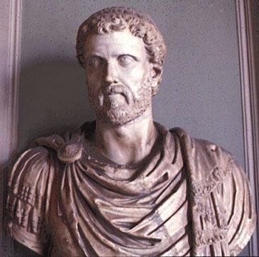 İmparatorluğu baştanbaşa kapsamlı olarak inşa etti. 5. Antoninus Pius u oğlu ve varisi olarak evlat edindi. Hadrianus Pius un halefi olarak Marcus Aurelius u seçti 1.