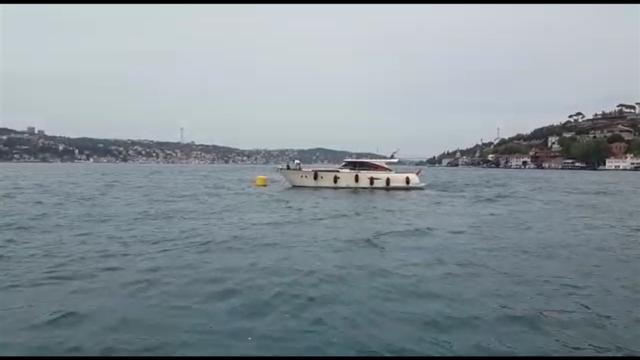 knot hıza ulaşan İstanbul boğazı ve Marmara denizinde dolaşmaya başlayan lüks motoryat oldukça beğeni alıyor.
