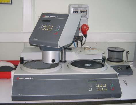 (RotoForce-4, Struers, Erkrath, Germany Resim 2) ile düzleştirildi ve elmas sprey kullanılarak ( 3-1 µm;