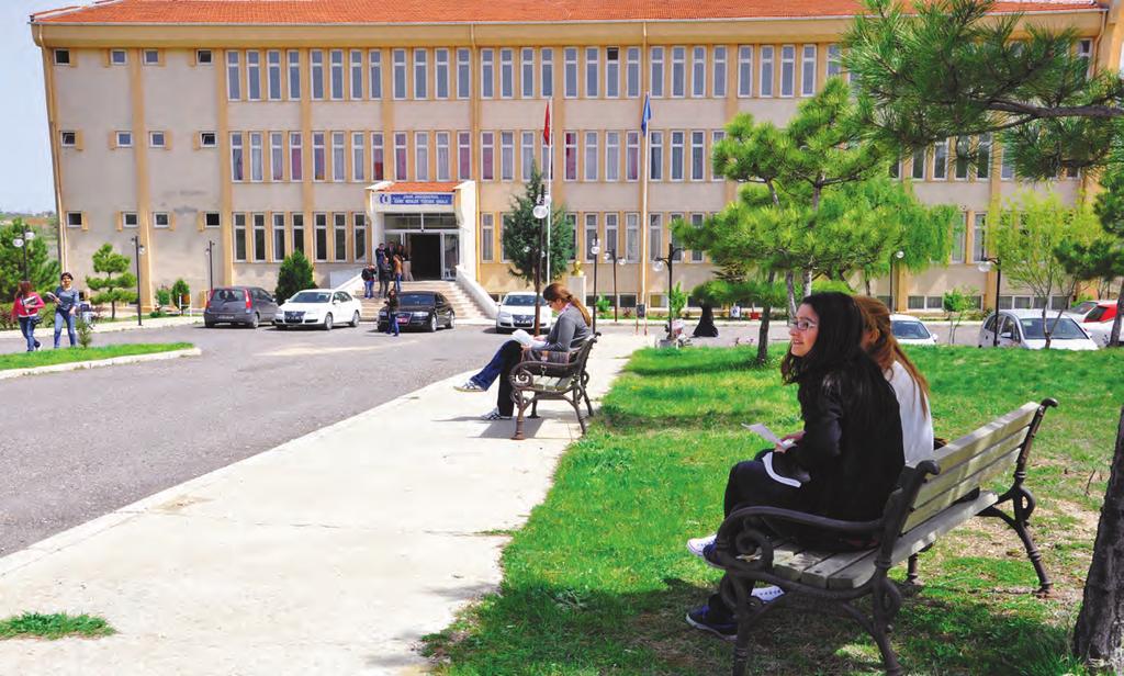 56 2.19. Eşme Meslek Yüksekokulu Eşme Meslek Yüksekokulu 1993-1994 yılında Afyon Kocatepe Üniversite sine bağlı olarak Muhasebe ve İşletme Programlarıyla Eğitim ve Öğretim hayatına başlamıştır.