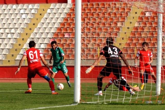 Bodrumspor 2 Sarayköyspor 1 Denizli Bal ligi 7. Gurupta mücadele eden B.B Bodrumspor Sarayköy spor karşısında zorlu geçen maç sonunda 2-1 galip geldi.