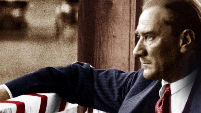 Atatürk Diyor ki... Gençler, siz almakta oldugunuz terbiye ve irfan ile, insanlık meziyetinin, vatan sevgisinin, fikir hürriyetinin en kıymetli sembolü olacaksınız.