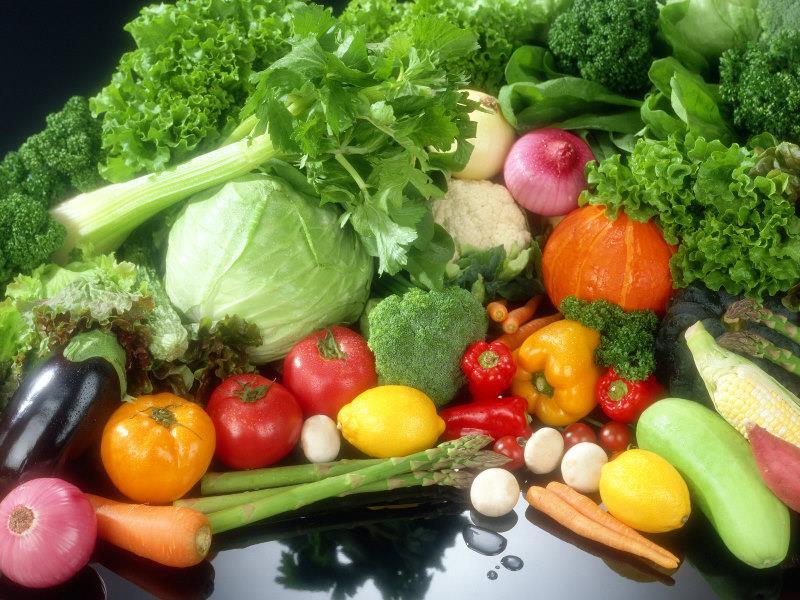 7. ÜNİTE - Beslenme İlkelerini Fiziksel Aktivite Programına Uygulamak 14 Sebzeler ve Meyveler Sebze ve meyvelerin %70-98 i sudan oluşur.