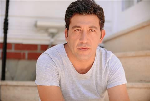Emre Kınay ın Yeni Dizisinin İsmi Ve Kanalı Belli Oldu Yapımcılığını Ali Gündoğdu Süreç Film in üstleneceği dizinin erkek başrol oyuncusunun Emre Kınay olduğunu belirtmiştik.