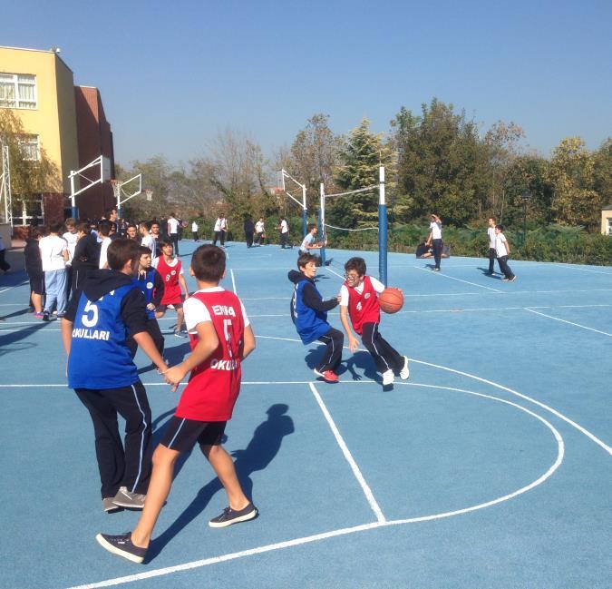 MIDDLESCHOOL STREETBALL Streetball matches contünue for Grade 7 and 8.