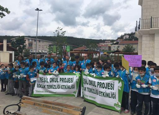 Yeşil'Okul'Projesinin'bir'diğer'hedeKi'de'öğrencilerin' çevre' bilinci' kazanmasını' sağlamak' ve' bu' sayede' öğrenci'