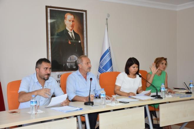5 www.didim.bel.tr Kültür Merkezi ve Amfi Tiyatro için ortak karar alındı Didim Belediye Meclisinin Ağustos ayı meclis toplantısının ikinci birleşimi yapıldı.