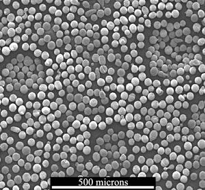 aluminyum tozlarından oluşan matriks içerisinde 50 mikron