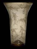 12: Balık desenli kadeh, British Museum Seramik sanatı Anadolu coğrafyasının bir başka kültürü olan seramik, pişmiş toprak ile başlayan serüvenini çini ve porselenle devam ettirmiştir.