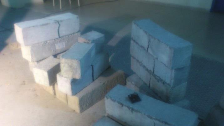Ayrıca hibrit lifli beton numuneler de her çelik lif tipinden 20 kg/m 3 ve sentetik liflerden 500 gr/m 3 eklenerek karışım elde edilmiştir.