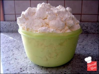 Set tipi yoğurt kullanılarak üretilen tarhanalarda asitlik Torba yoğurdu kullanılarak üretilen tarhana örnekleri protein ve amino asit içeriği ile duyusal özellikleri yönünden