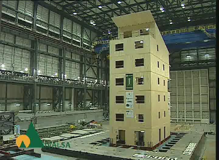 Depreme Dayanıklılık Japonya/Kobe de deprem araştırmaları merkezinde, 7 katlı bina