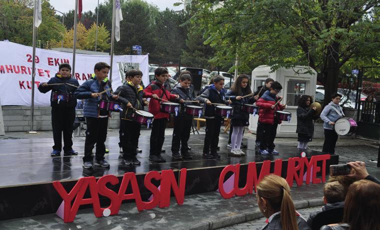 Asıl amacımız olan film izlemek eylemi öğrencilerim için sınıf olarak bir etkinliğe katılmanın keyfinden ibaretti. Bir dahaki gezimiz için sabırsızlandığımızı belirtmeliyim. Sevgiler.